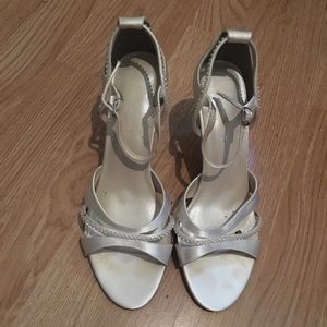 ✨NWOT✨ Davids BRIDAL heels